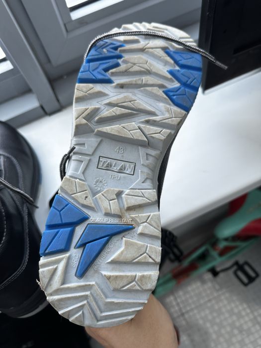 Продам спецобувь