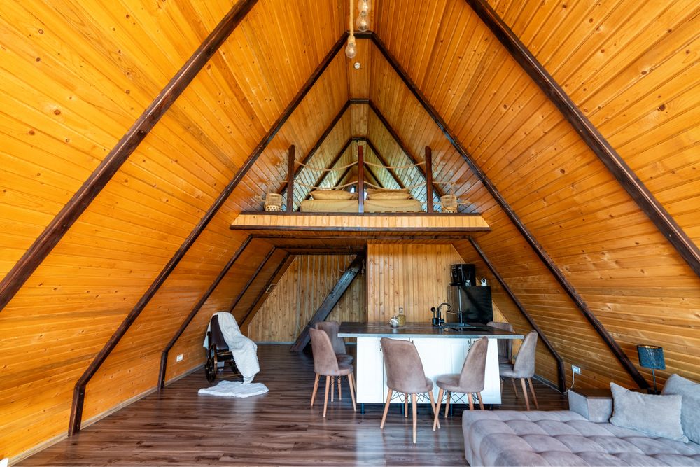 Casă A-Frame, casa sau afacere, 3 stele autorizată, teren 7000 mp