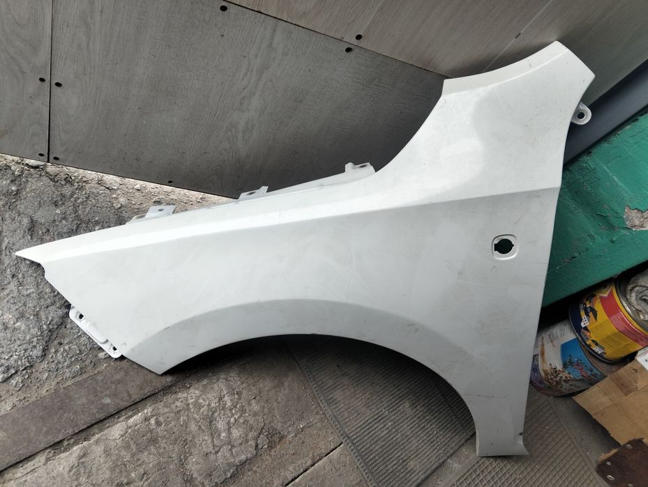 Продам крыло левое