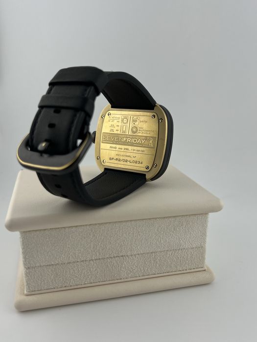 Наручные часы - Sevenfriday