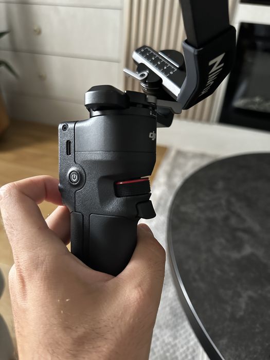 DJI RS 3 Mini – Ca Nou – Folosit de 2 Ori – Impecabil