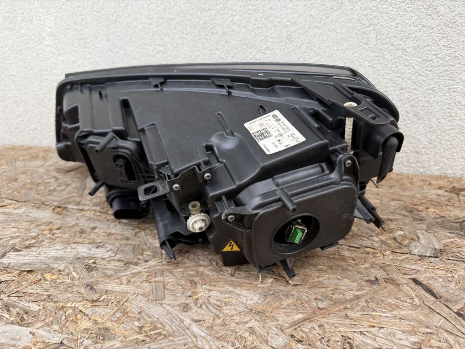 Far dreapta VW Touareg 7P Facelift 2016-2017-2018 Xenon + LED Original