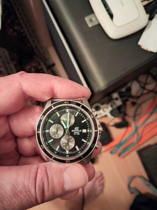 Продавам casio edifice