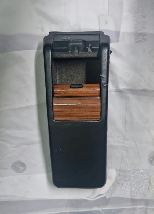 Продаю хлебницу,бар mercedes w 124 , 123