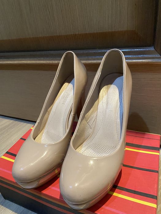 Продаются туфли за 7000 тг.