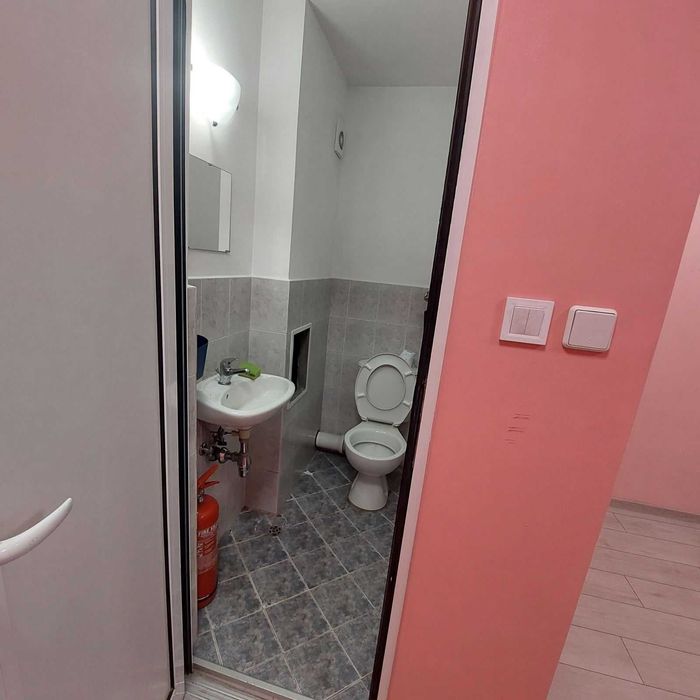 Отдава се помещение под наем