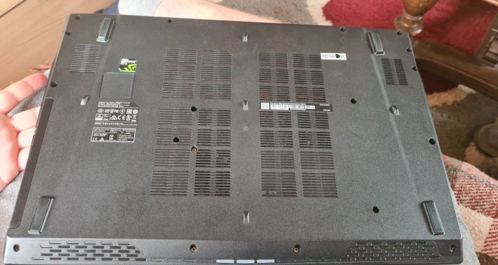 Laptop Gaming MSI GF72-8RE i7 8750H 4.1GHz, GTX 1060, 16GB, 1TB/128GB