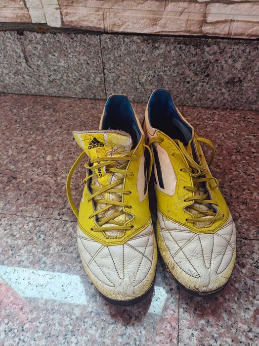 Футболни обувки - бутонки 44