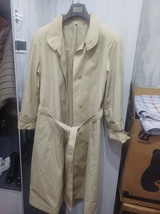Продаётся повседневности фирменный плащи