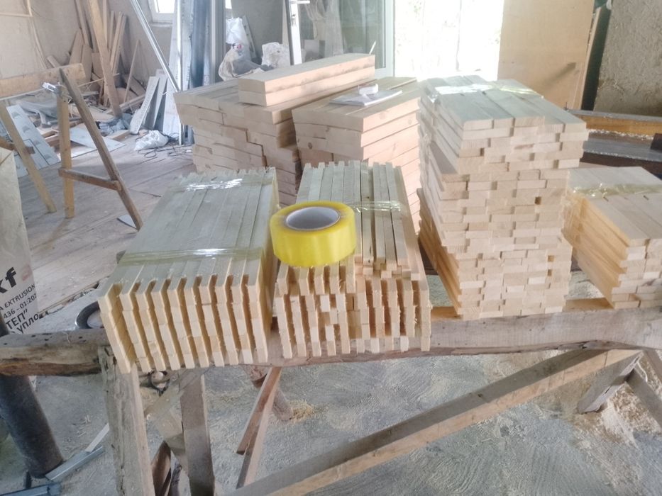 Romdetal yangi sifatli sasna taxtdan kesilgan