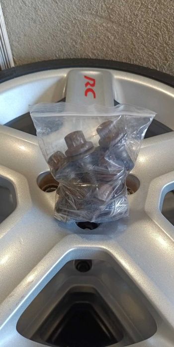 Гуми TAURUS 205/40 ZR 17 84W + Джанти