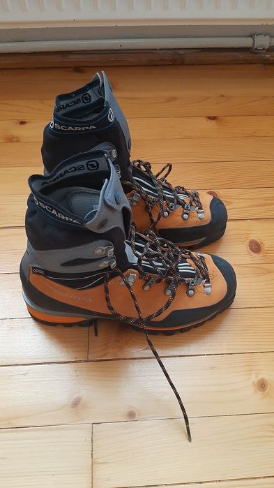 Vând Bocanci tehnici Scarpa Mont Blanc GTX, mărime 40.5