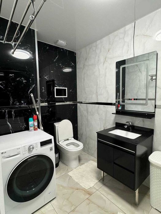 Сдается в аренду квартира на паркенском на против Эвос. 80кв 3х комнат