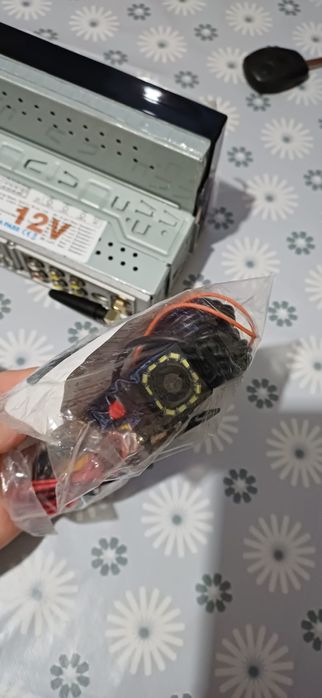 Display si camera mansalier