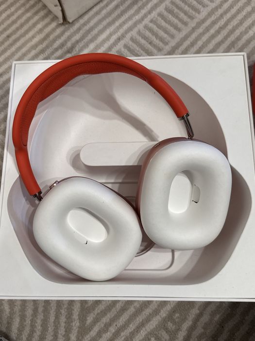 Apple AirPods Max (оригинал) в розовом цвете.