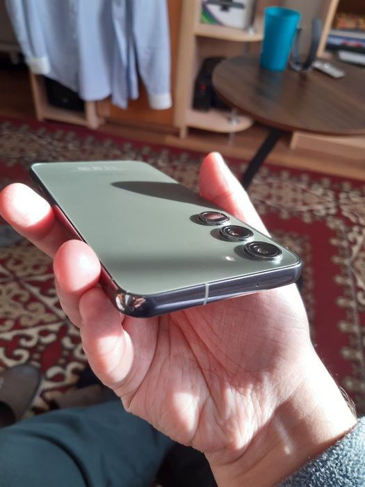 Продам Samsung Galaxy S23