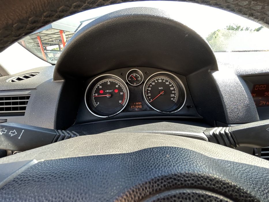 opel astra H GTC 1,9
