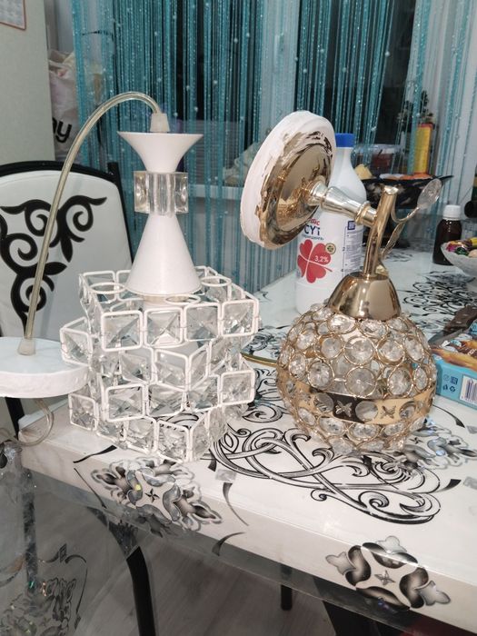 Прадаются две люстры