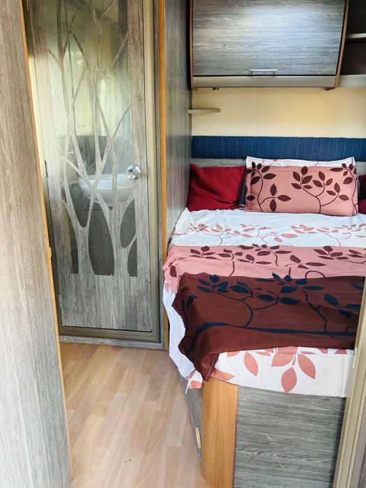 Vand Rulota Caravana Swift Charisma  2009  Pat Fix Matrimonial  Motor mover