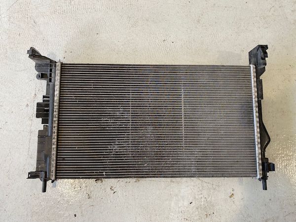 Radiator apa VOLVO XC90 XC60 2015+ 32224828