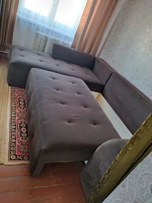 Продается угловой диван .