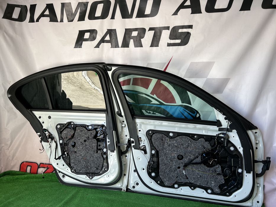 Bmw Seria 5 G30 Portiera Usi Usa Stanga Fata-Spate Completa
