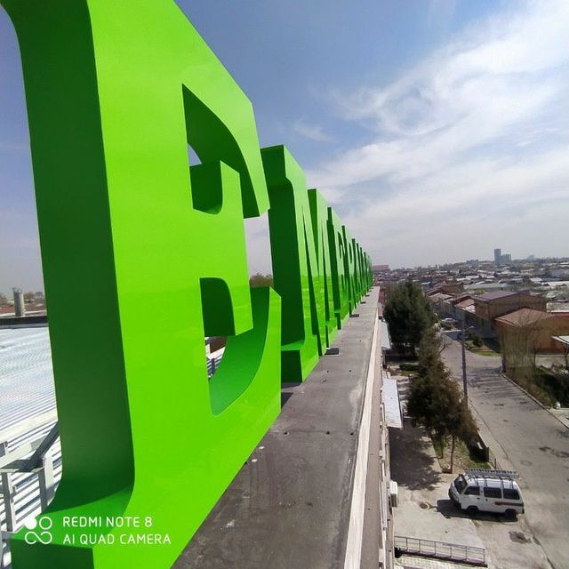 Tashqi reklama Yonuvchi harflar