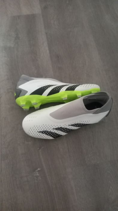Ghete de fotbal cu crampoane!