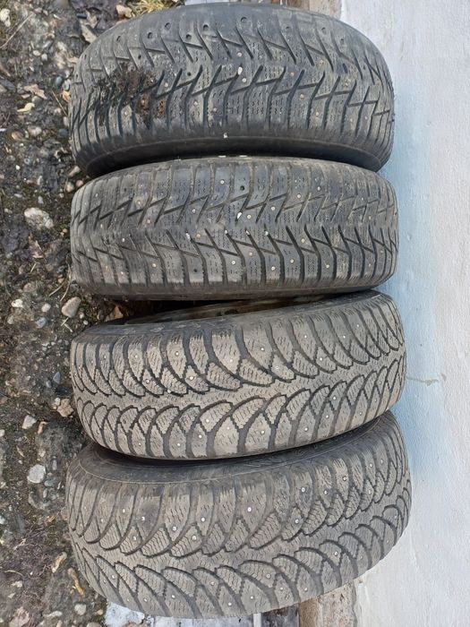 Шины зимние с дисками.