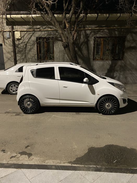 Rolls royce diska sotiladi