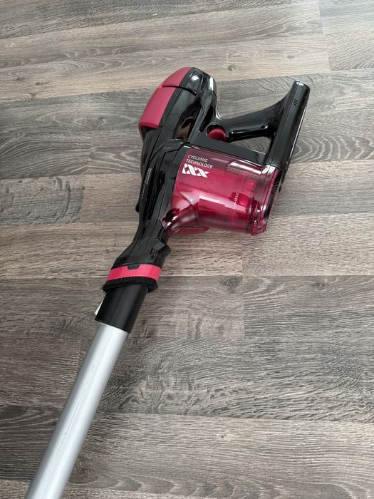 Вертикална прахосмукачка Rowenta x-pert essential 260