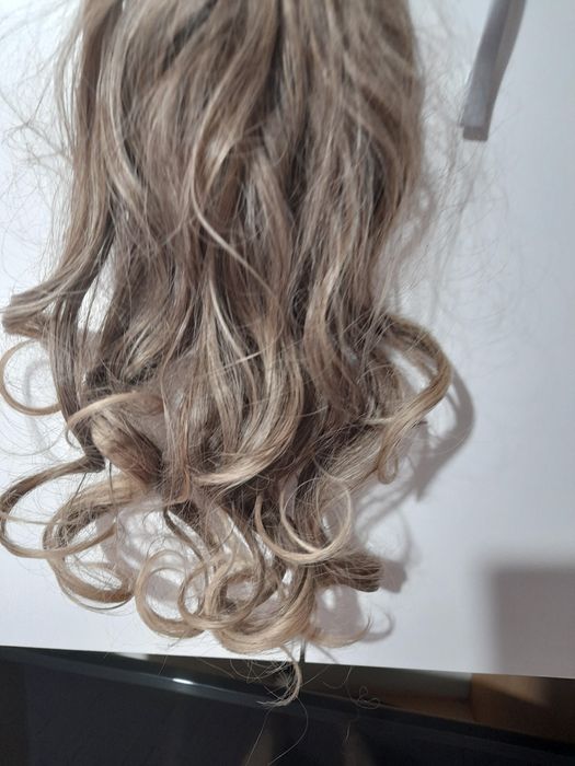 Coada de par blond mediu balayage