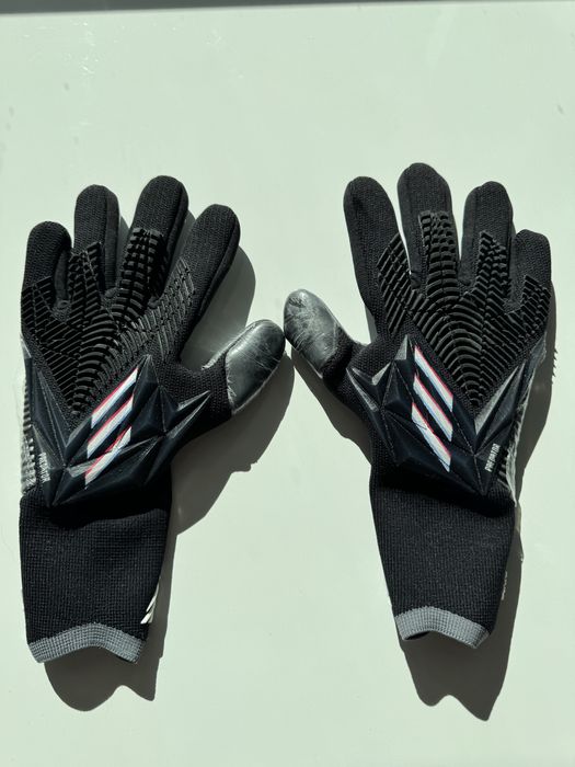 Вратарские перчатки Adidas Predator Pro
