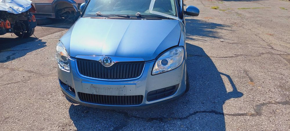 Skoda Fabia 1,2 i
2007, Бензин, Ръчни скорости, 70к.с. За части