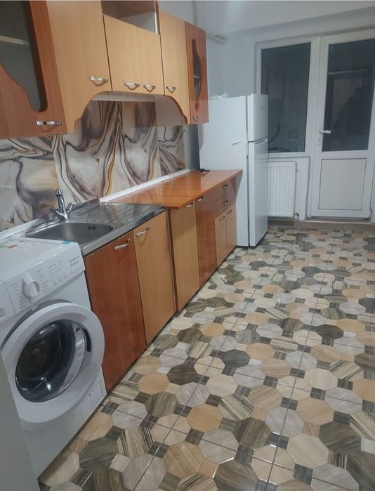 Ofer spre inchiriere apartament 2 camere zona centrală, et 2