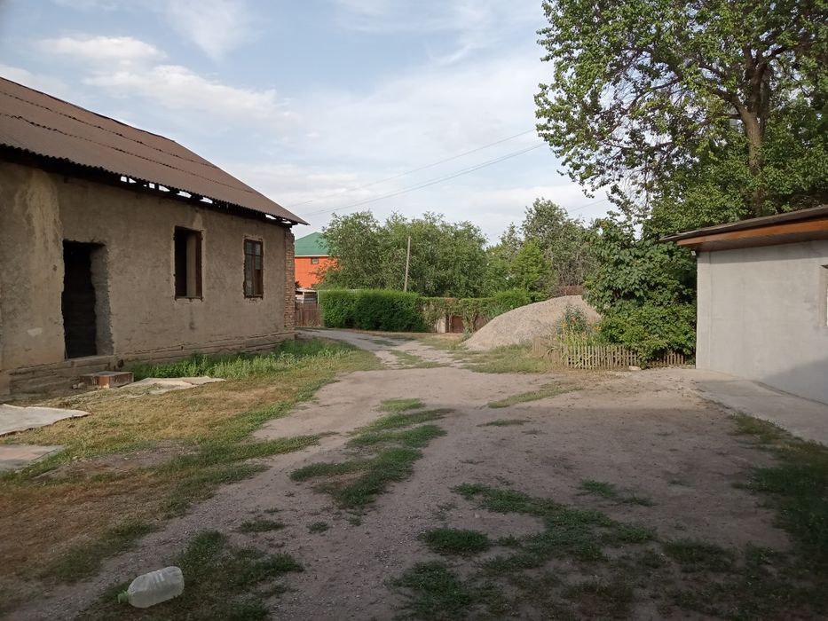 20 соток,два дома.