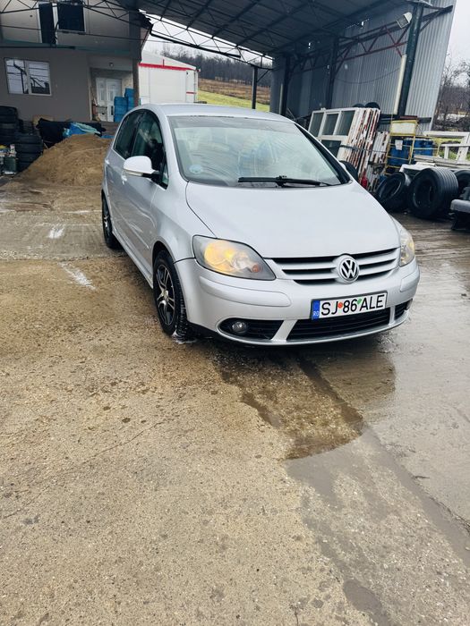Vând Golf 5 plus