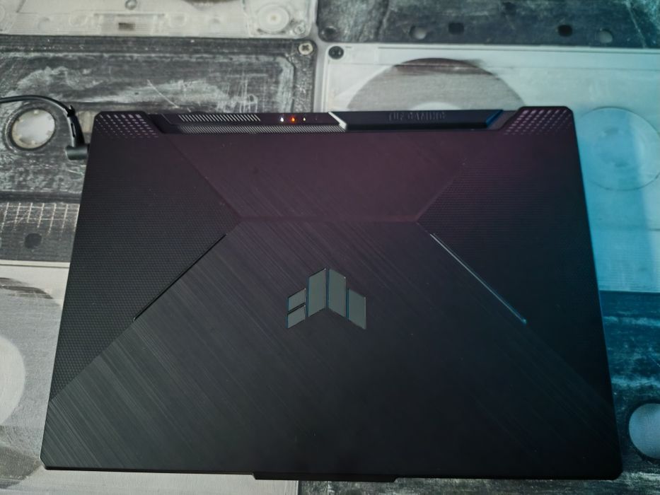 Leptop de gaming ASUS TUF F15 FX506HC
