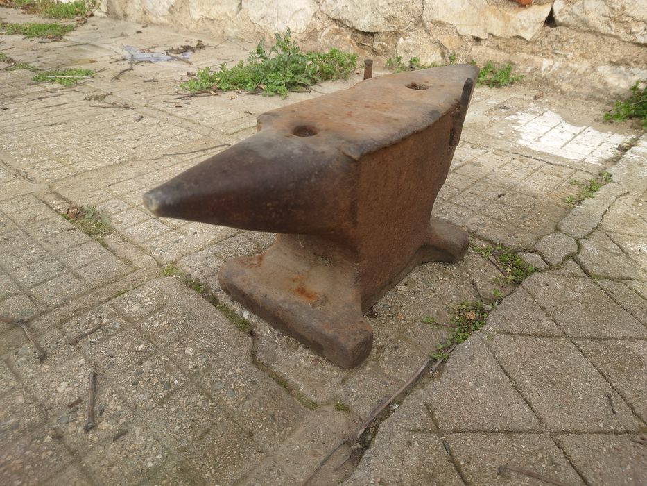 Наковалня употребявана размери 11 на 47 см 30 килограма Пазарджик