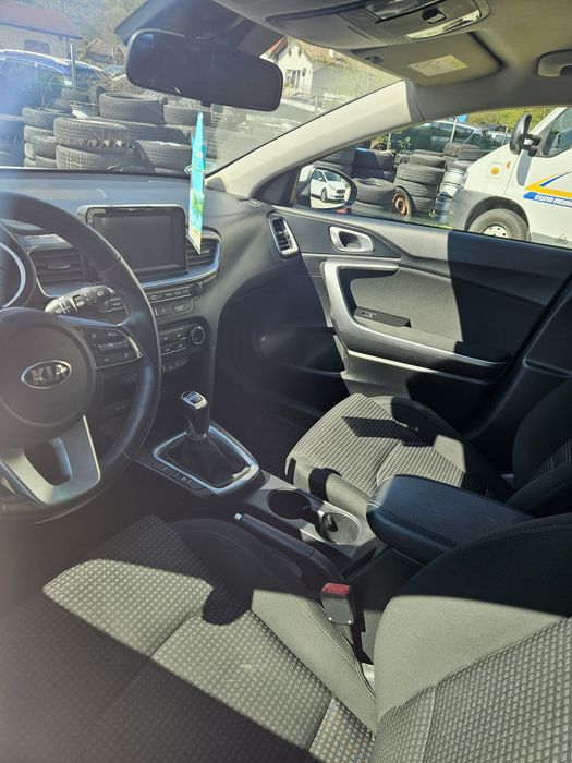 Kia Cee'd 1.4 Хечбек Бензин