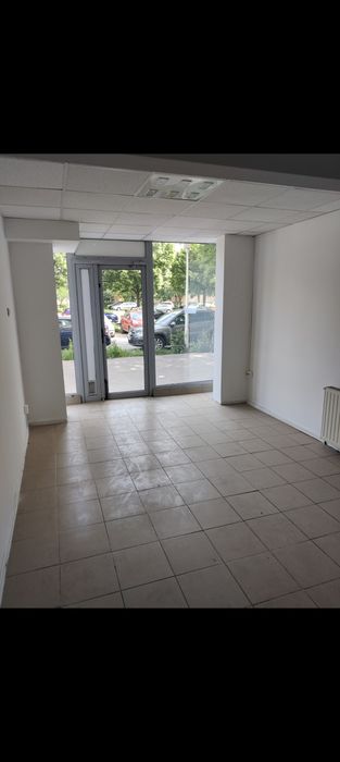 Spatiu comercial de închiriat