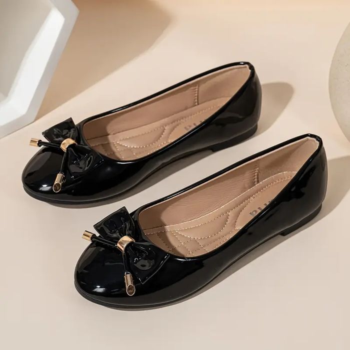 Черни лачени пантофки