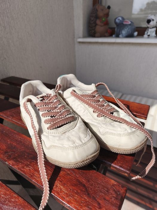 Маратонки на ZARA