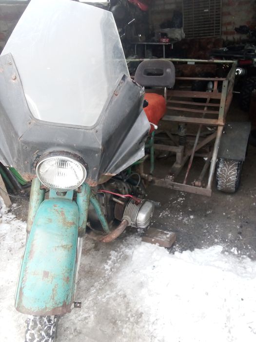 Продам трицикл Урал