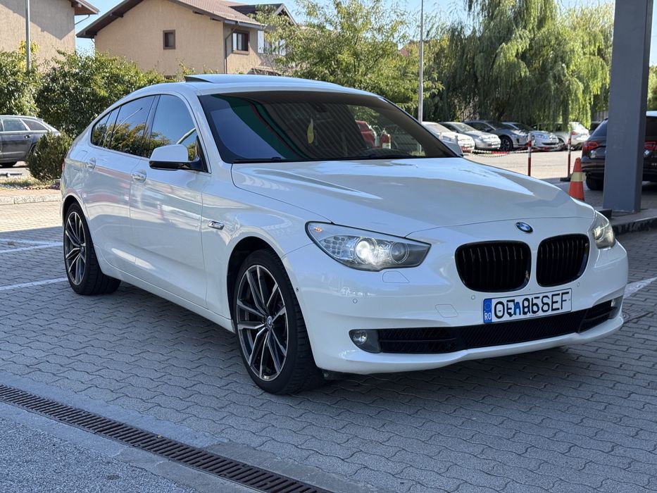 Bmw 530 GT  2013 panoramic