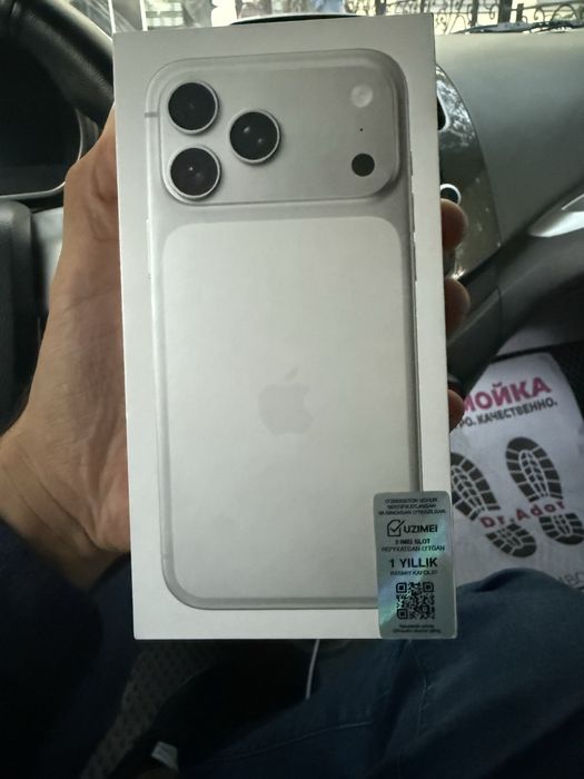 Iphon 17 Promax Silver