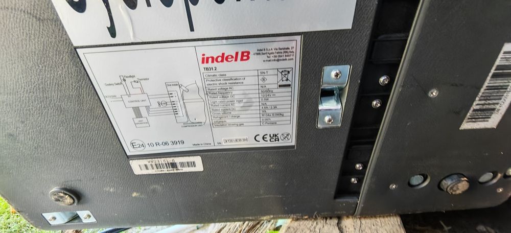 Vând frigider auto idel b 50 litri
