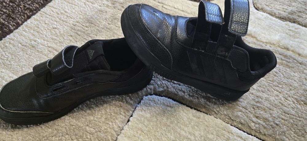 Кожени детски маратонки Адидас