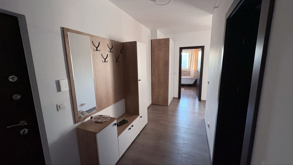 Inchiriez apartament