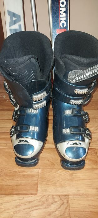 Горные лыжи и ботинки